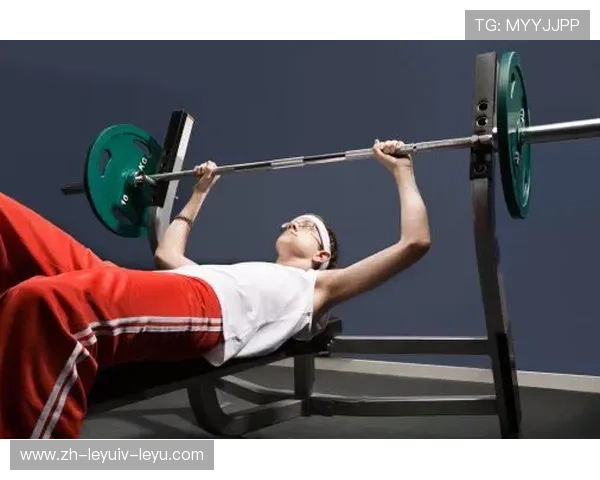 锻炼脊椎的健身器材种类及健康效果解析